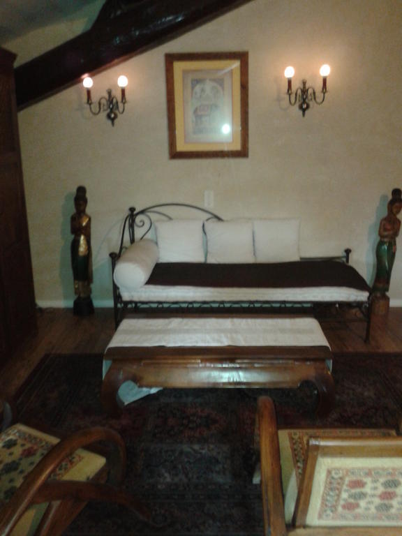 Bed and Breakfast Le Chateau Des Estubiers à Sérignan-du-Comtat Chambre photo