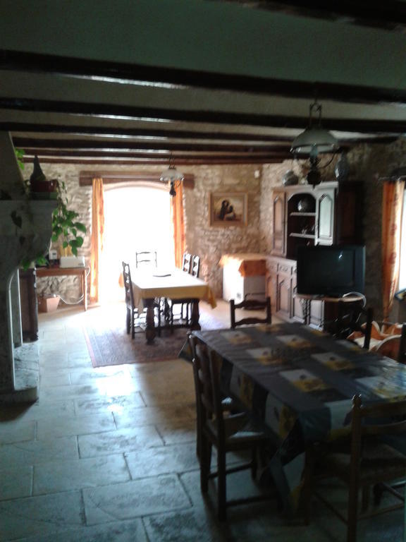 Bed and Breakfast Le Chateau Des Estubiers à Sérignan-du-Comtat Extérieur photo